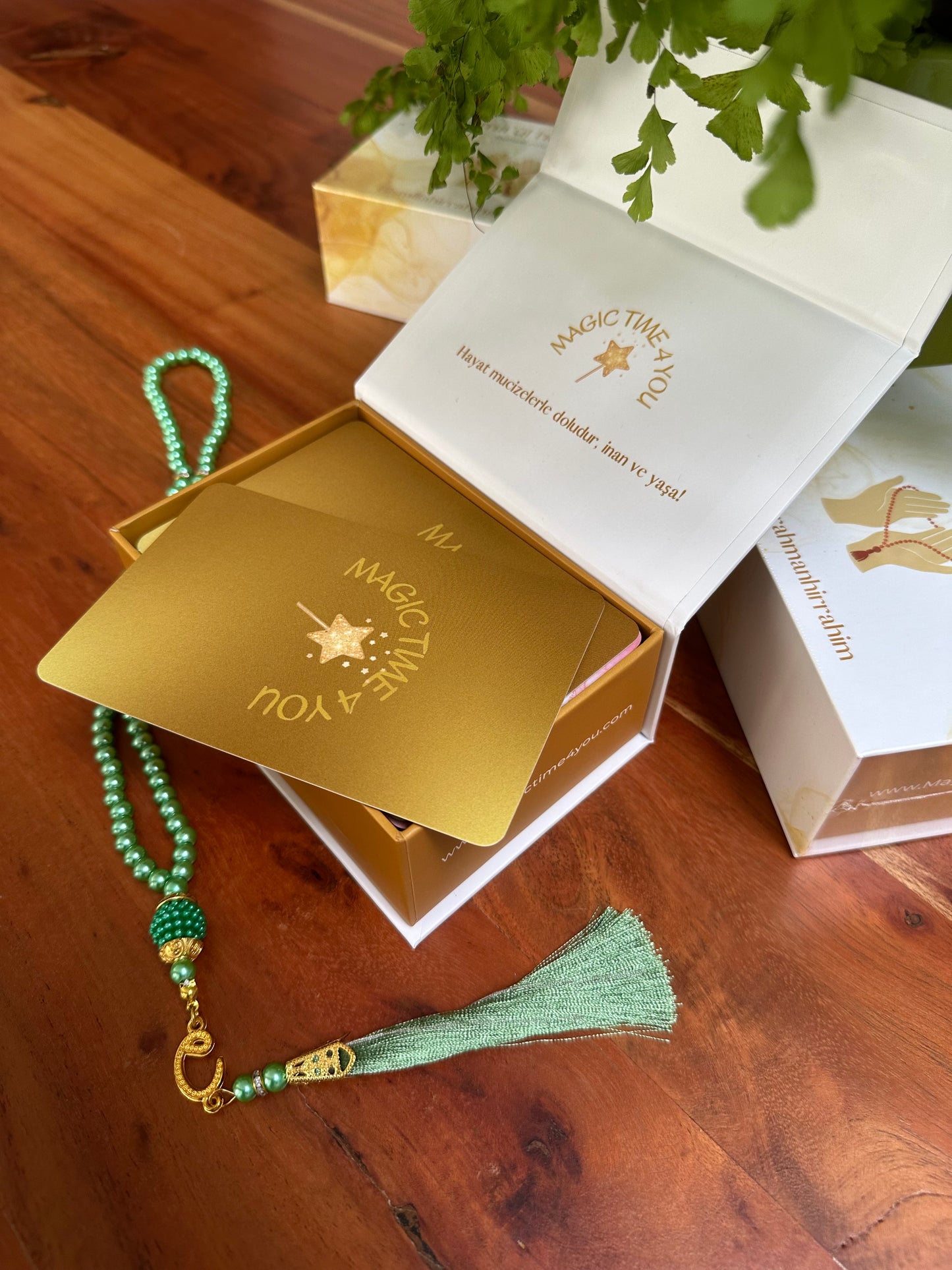 Esma Hüsna 1-3 kart İlahi mesaj